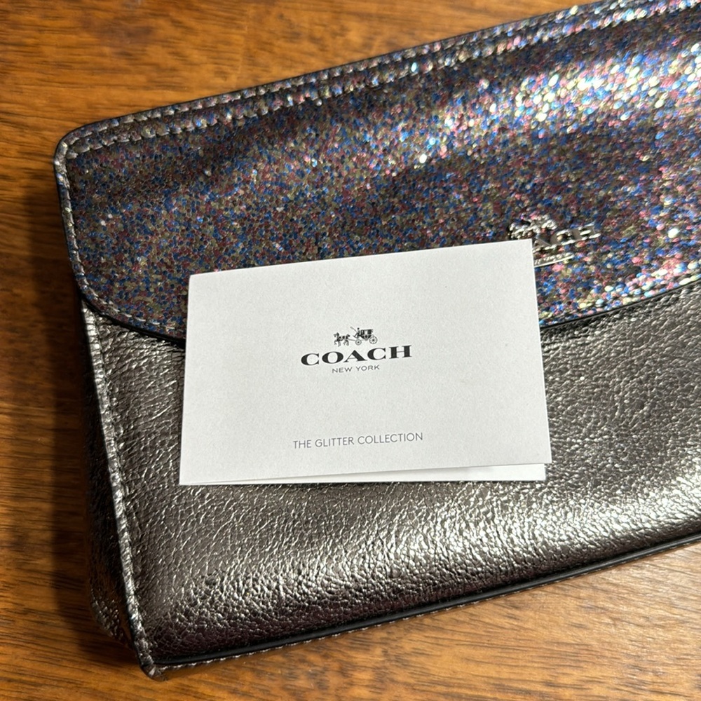 Beautiful Coach handbag - Picture 4 of 5